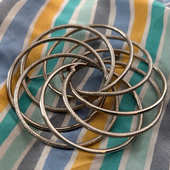 Large Silvertone Wire Coil Brooch - Picture 2 of 6